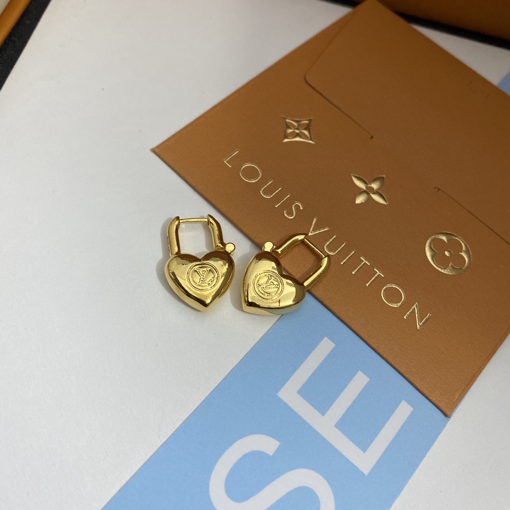 Bông Tai LV Bằng Thép Titan Hình Chữ Thời Trang Cho Nữ