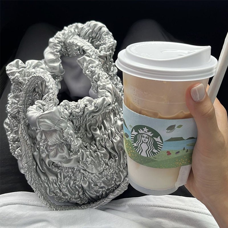 On Uk onuk Túi Đeo Chéo Vai Kết Cấu Xếp Ly Màu Bạc Cosmos Cao Cấp Dành Cho Bạn Nữ