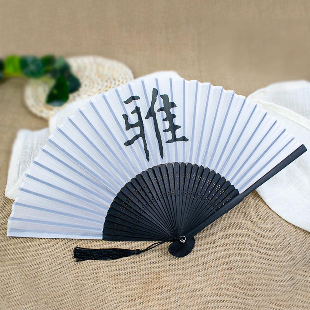 Quạt Xếp Cầm Tay Bằng Gỗ Phong Cách Trung Hoa