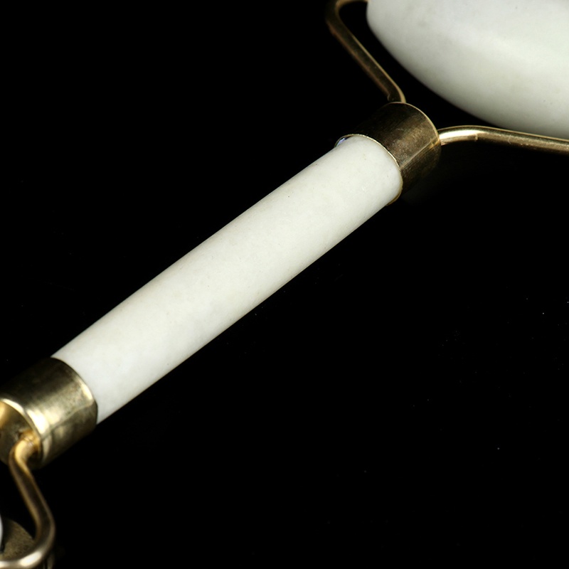 Cây Lăn Mát Xa Da Mặt Trong 1 Tiện Dụng