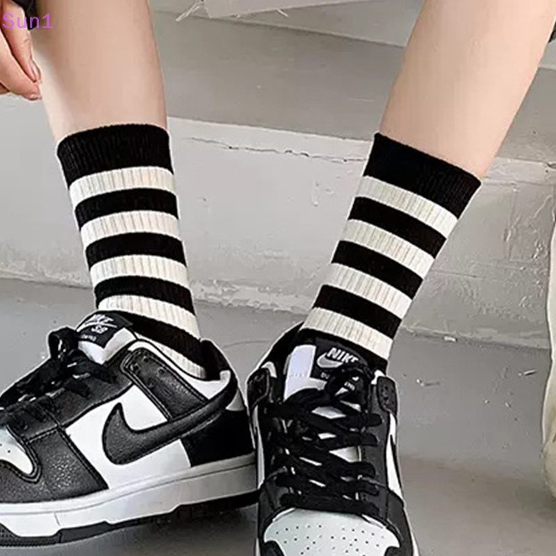 1 Đôi Tất Cotton Thấm Hút Mồ Hôi Họa Tiết Kẻ Sọc Trắng Đen Thời Trang Mùa Hè Cho Nữ