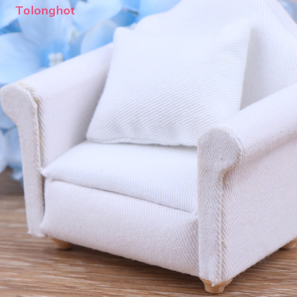 Mô Hình Ghế Sofa Màu Trắng Có Đệm Lưng Trang Trí Nhà Búp Bê 1 / 12