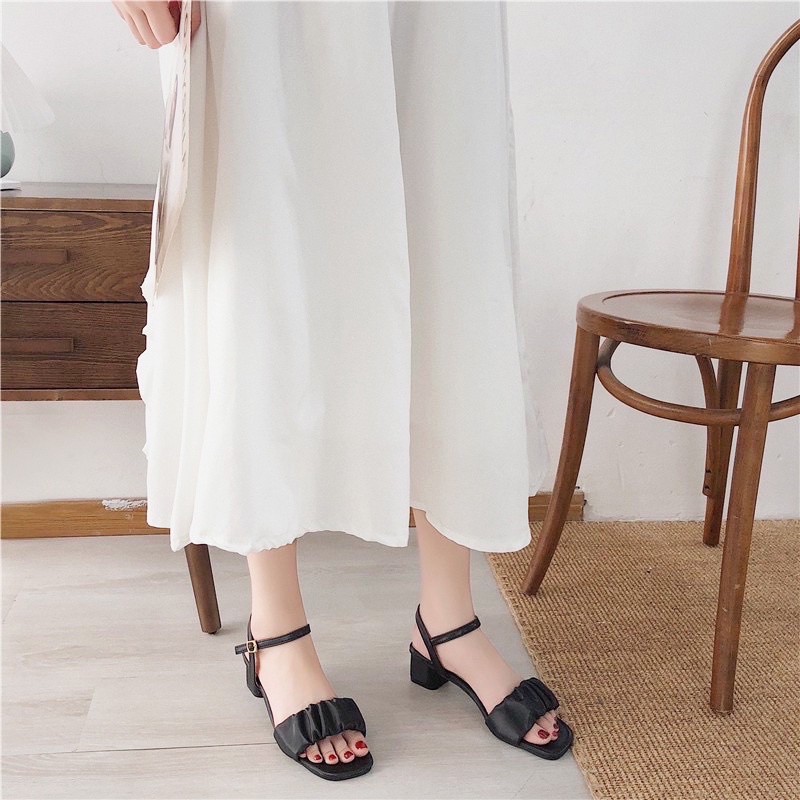 Giày sandal  nữ cao gót 4P quai ngang nhúm gót vuông trẻ trung hiện đại