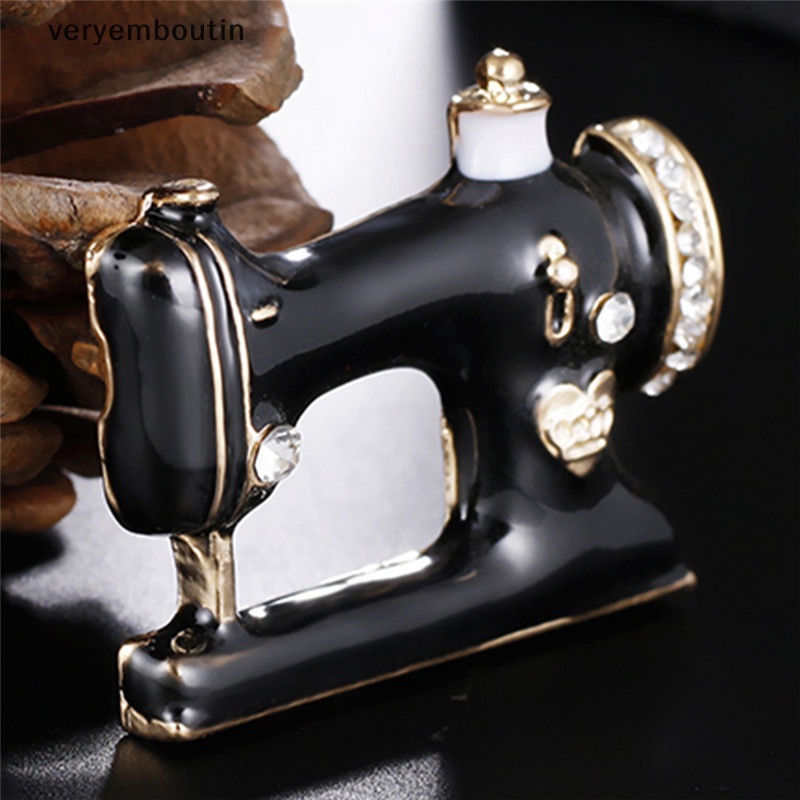 Ghim Cài Áo Hình Máy May Tráng Men Màu Đen Độc Đáo