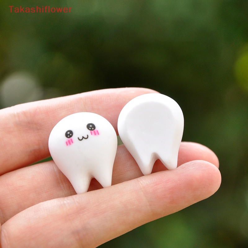 Set 8 Răng Nhựa Phát Quang Hình Biểu Tượng Cảm Xúc Dễ Thương Dùng Trang Trí