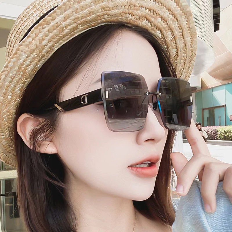 Kính Mát Thời Trang Nam Nữ Gọng Kim Loại Mới 2023 Màu Sắc