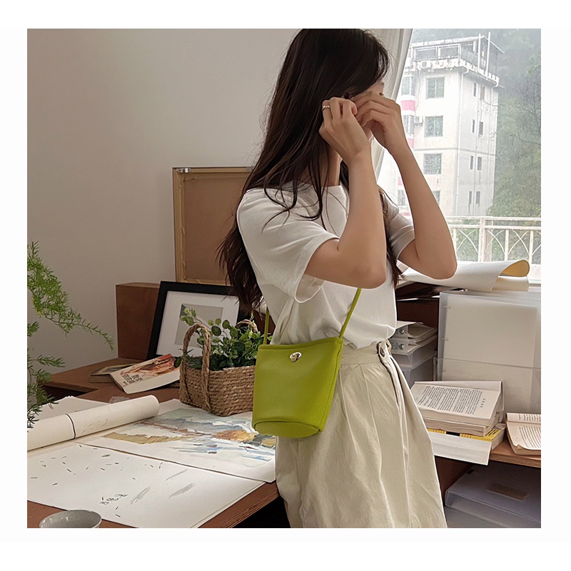 Túi Da Mềm Đeo Chéo Đựng Điện Thoại Phong Cách Hàn Quốc