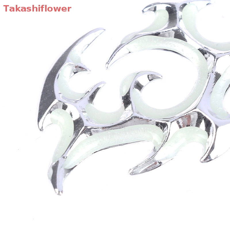 Vòng cổ Bạc Mặt Hình Rồng Phát Quang Trong Đêm