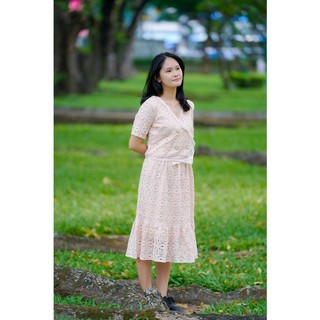 Đầm ren tay ngắn siêu dễ thương