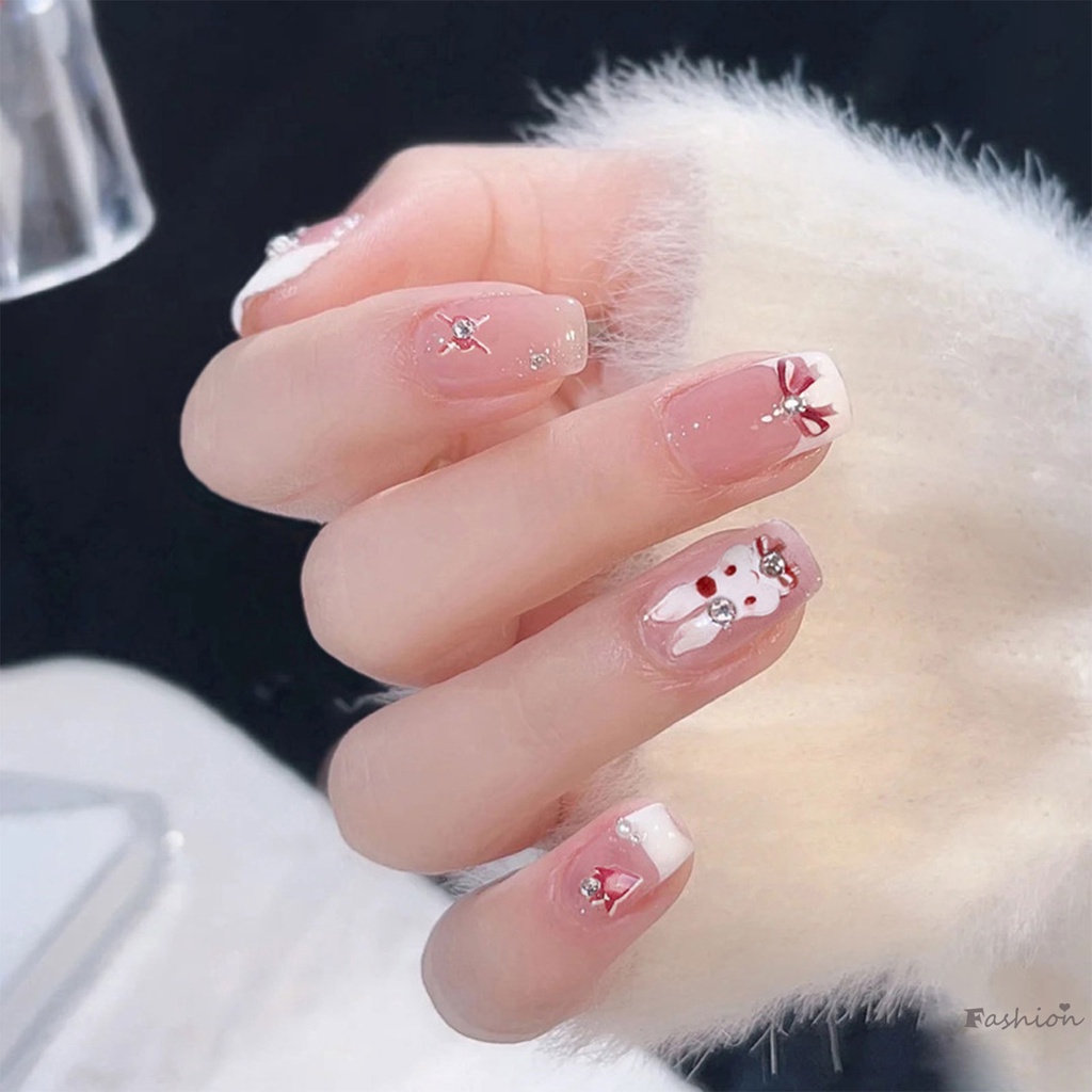 Bộ Móng Tay Thỏ Màu Hồng Trong Mờ Kết Cấu Mịn Màng Và Không Bong Tróc