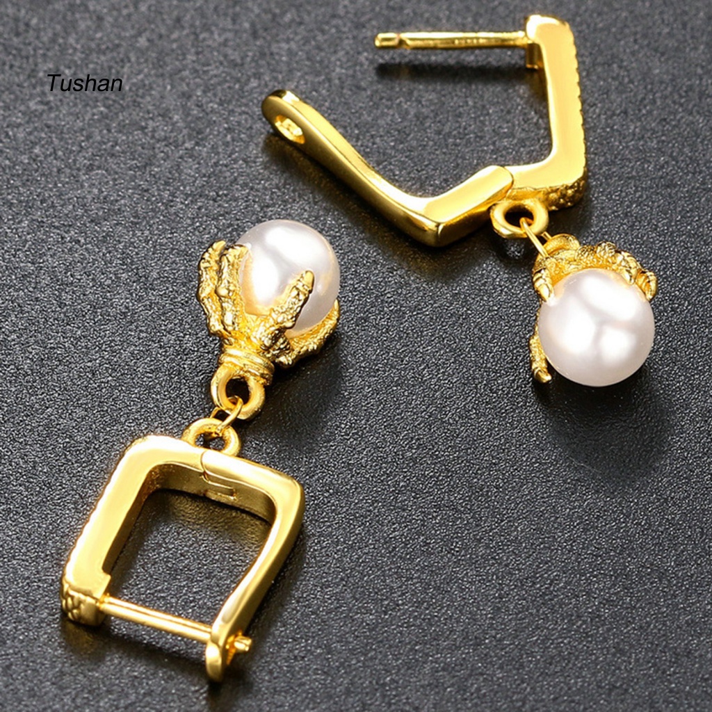 1 Đôi Bông Tai Hình Móng Vuốt Đính Ngọc Trai Nhân Tạo Phong Cách Hip Hop Dành Cho Nam Nữ