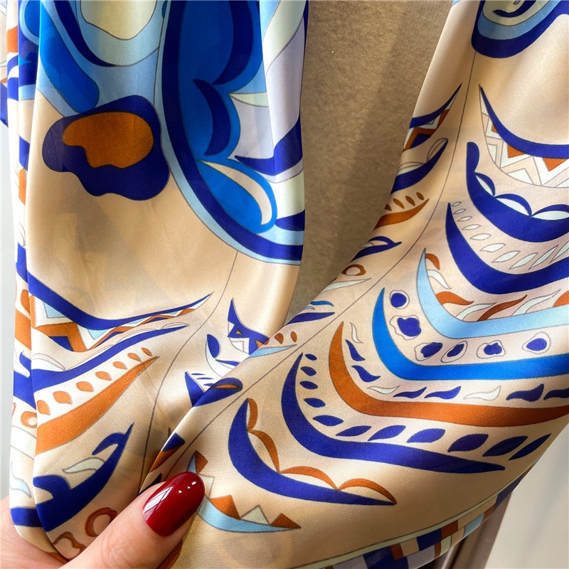 Khăn Quàng Cổ Hình Vuông 110cm Chất Liệu Lụa Satin Phong Cách Cổ Điển Cho Nữ