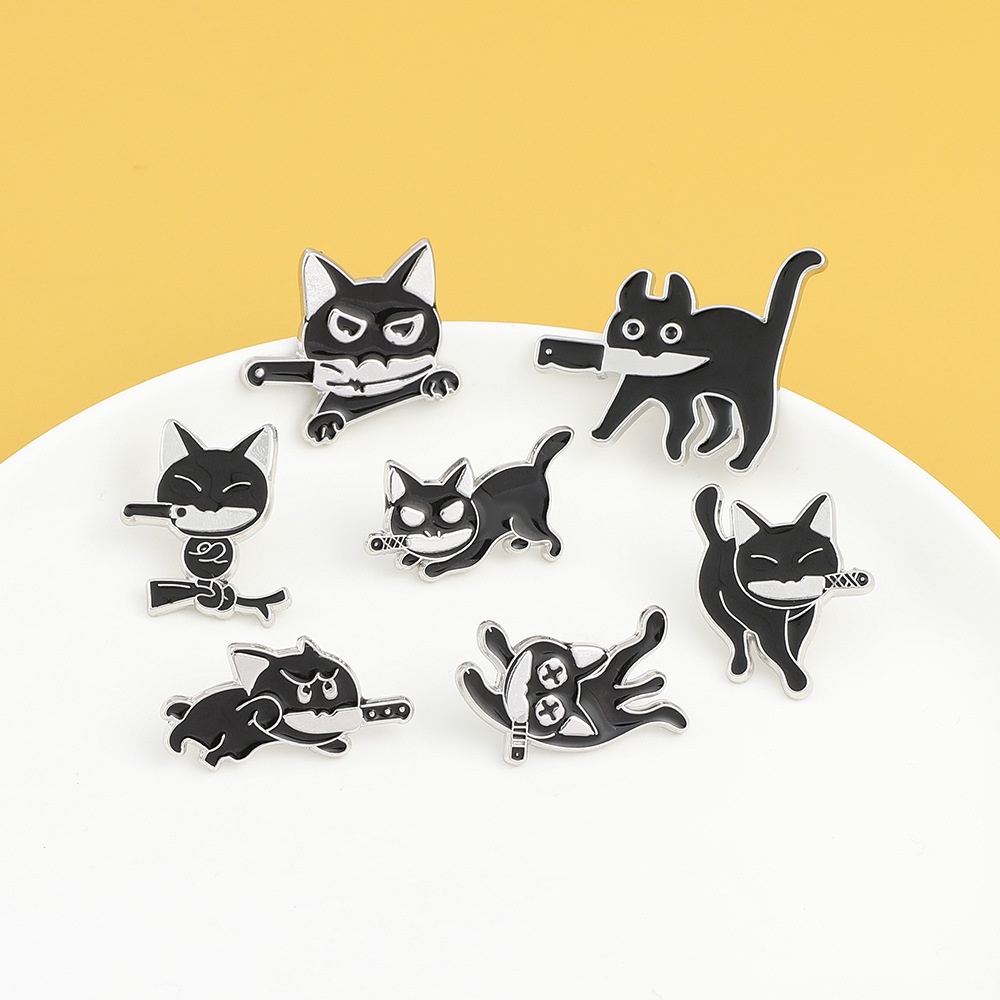 Ghim Cài Áo Hình Mèo Đen Và Thanh Kiếm Dễ Thương