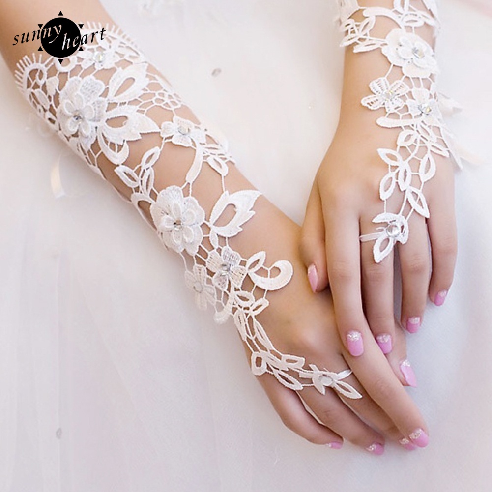 1 Đôi Găng Tay Ren Trắng Hở Ngón Cho Cô Dâu