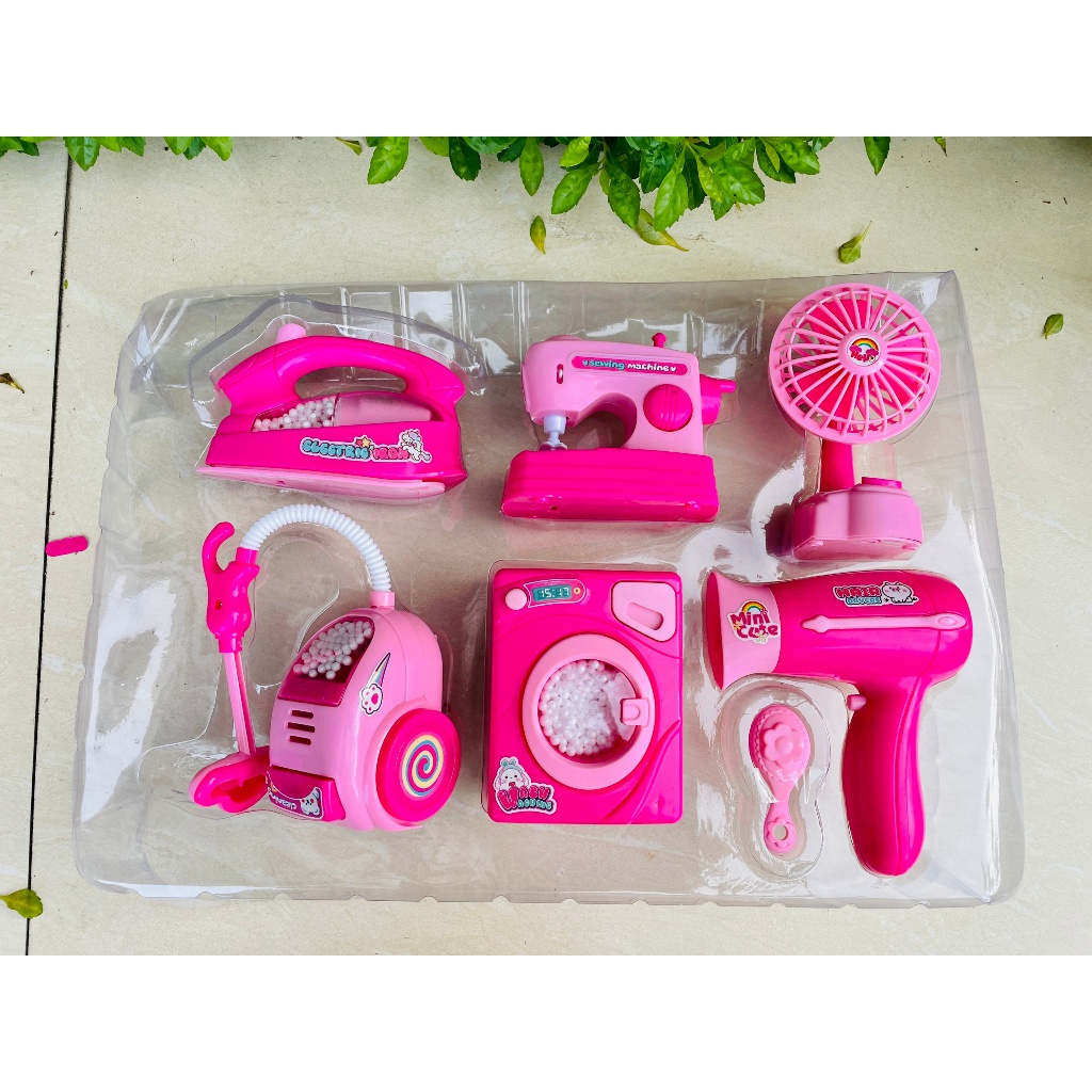 Đồ chơi gia dụng 6 món, Bộ gia đình màu hồng Máy Giặt, Máy Sấy Tóc, Hút Bụi, Máy Khâu, Quạt, Bàn Là dùng Pin cho bé