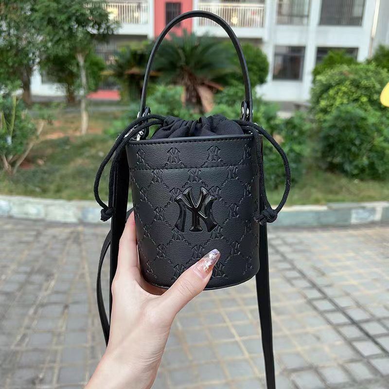 Túi Xách Bucket Mini Dây Rút Thời Trang Cho Nữ