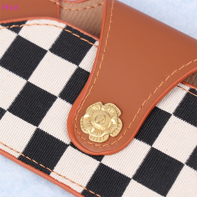 1 Túi Đựng Bảo Vệ Kính Mát Họa Tiết Kẻ Sọc Phong Cách Thanh Lịch