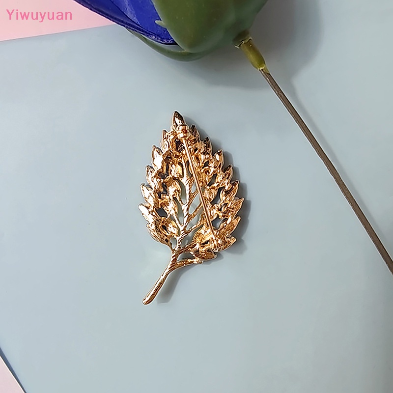 Ghim Cài Áo Kim Loại Hình Lá Đính Đá Phong Cách Vintage Mới