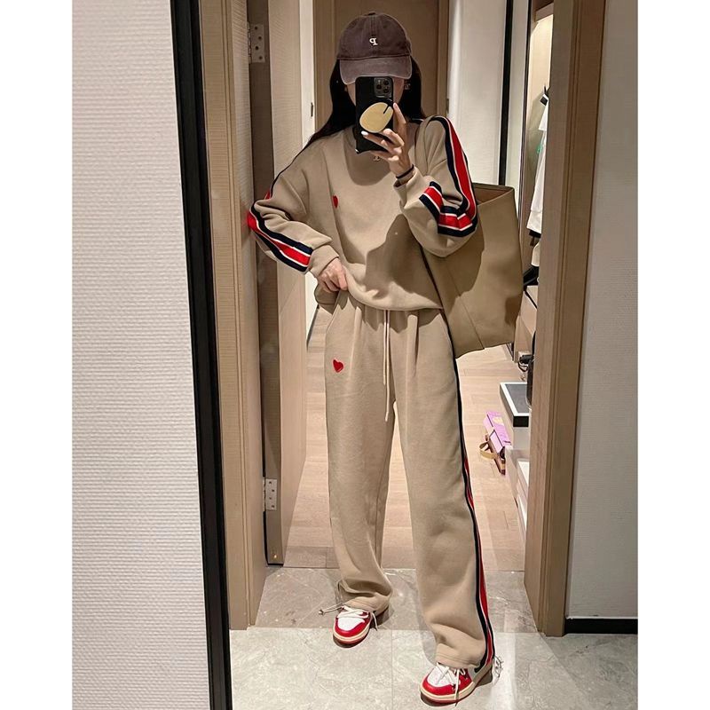 Bộ Đồ Thể Thao Dáng Rộng Thêu Hình Trái Tim Thời Trang Mùa Thu Giản Dị Dành Cho Nữ