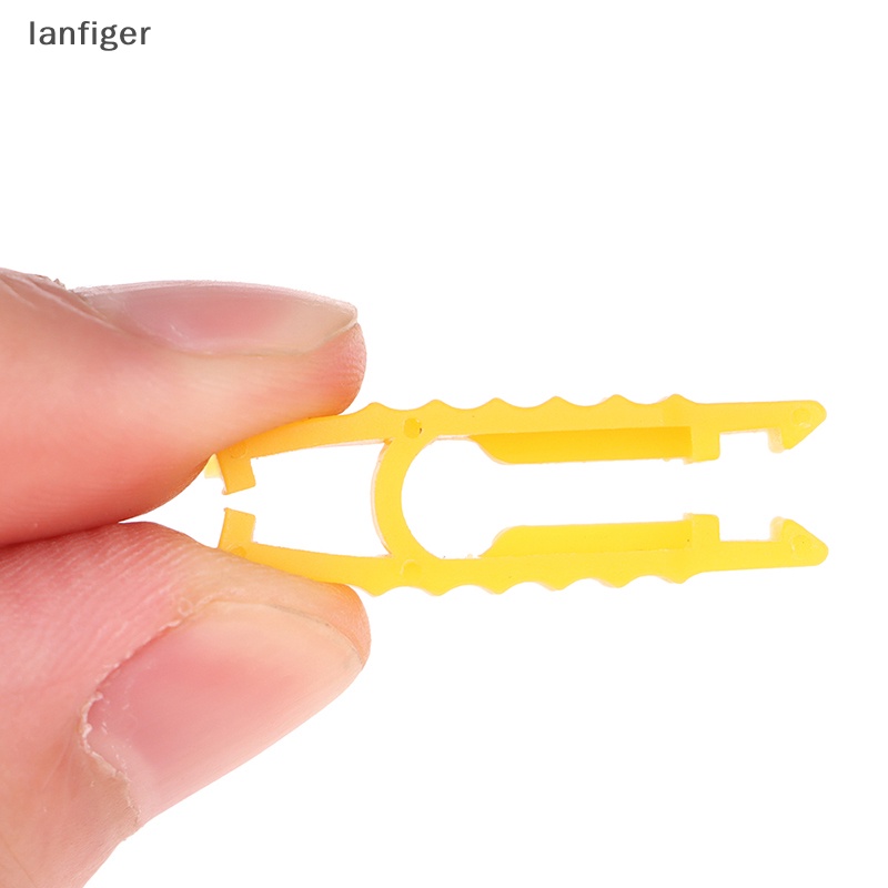 Set 10 Nhíp Kẹp Cố Định Cầu Chì Xe Hơi Bằng Nhựa Màu Vàng