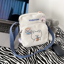 Túi Đeo Chéo Bằng Nylon Họa Tiết Graffiti Thời Trang Mùa Xuân 2023