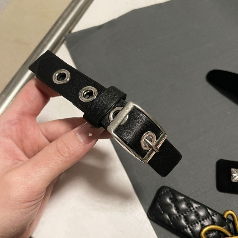 Kẹp Tóc Chuỗi Đinh Tán Hình Trái Tim Phong Cách Gori Goth