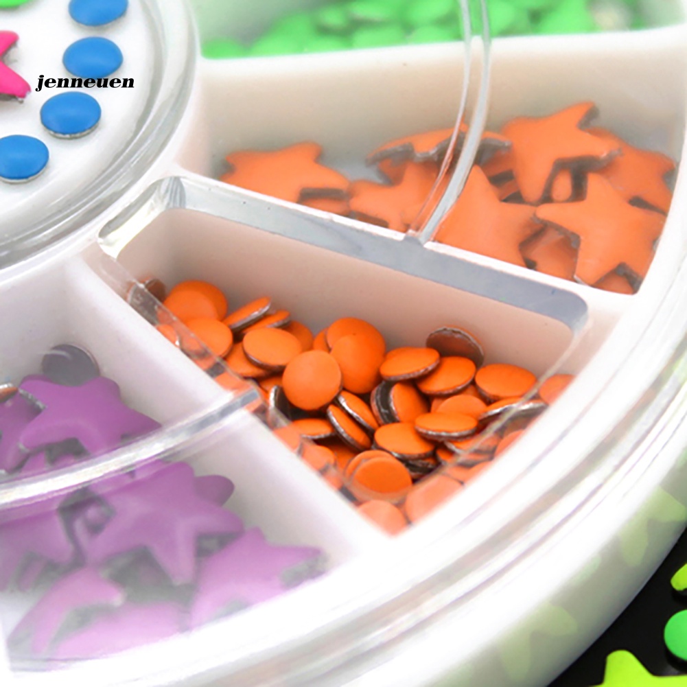 Hộp Phụ Kiện Trang Trí Móng Tay Nghệ Thuật Gồm Bánh Xe Và Nửa Hình Ngôi Sao Nhiều Màu Sắc