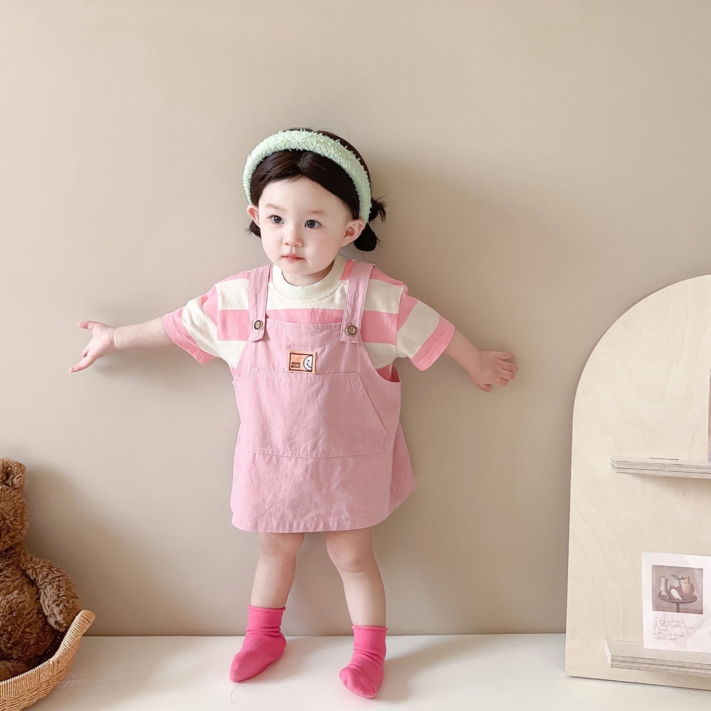 Set Áo Thun Ngắn Tay Kẻ Sọc + Đầm Yếm Dễ Thương Cho Bé Gái