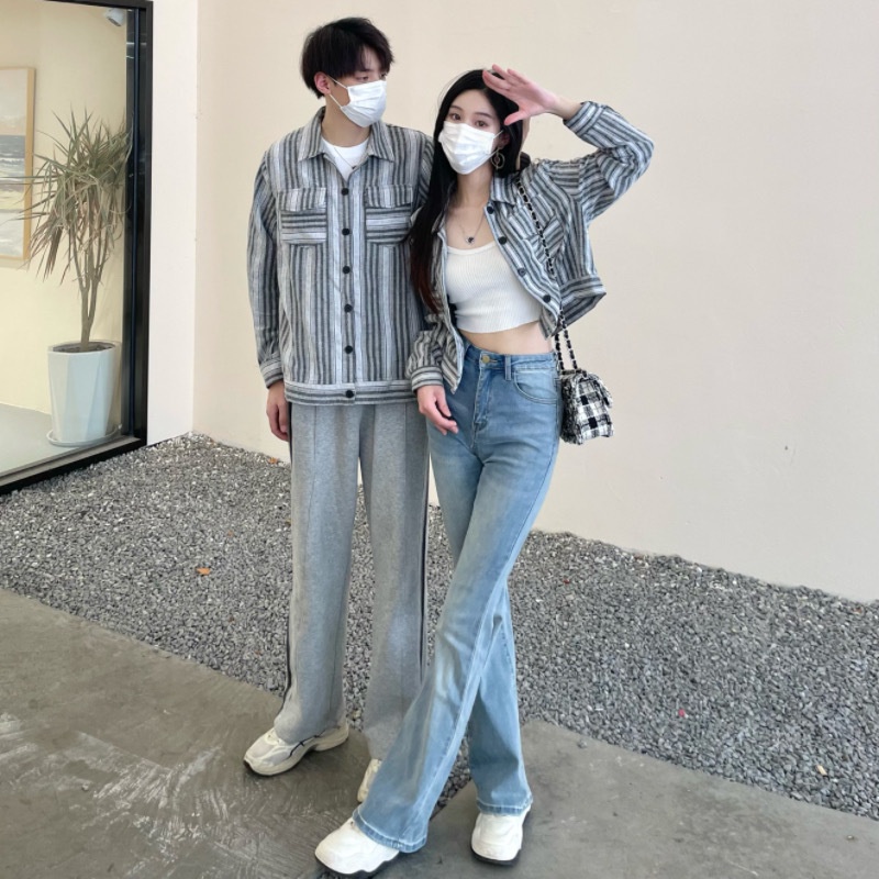 Lover island-2023 mùa thu sản phẩm mới cặp đôi mặc cỡ lớn thường phong cách preppy thiết kế áo khoác sọc cảm giác quần áo cặp đôi