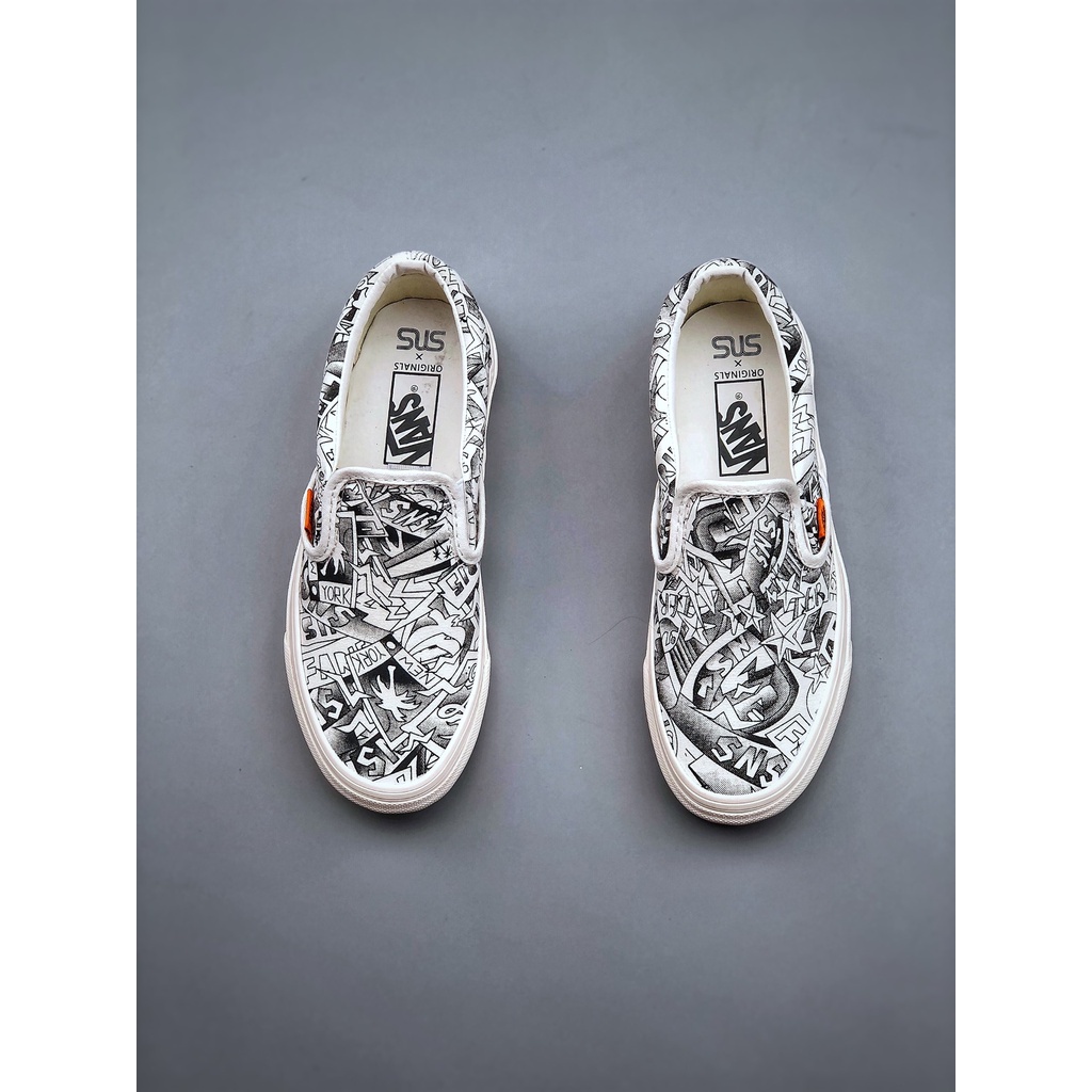 Giày thể thao sneakersntuff la x vance / vans vault mới nhất là những đôi giày thể thao được phát hành mới nhất. Ogclassic slip onlx màu be. Mô hình graffiti đen