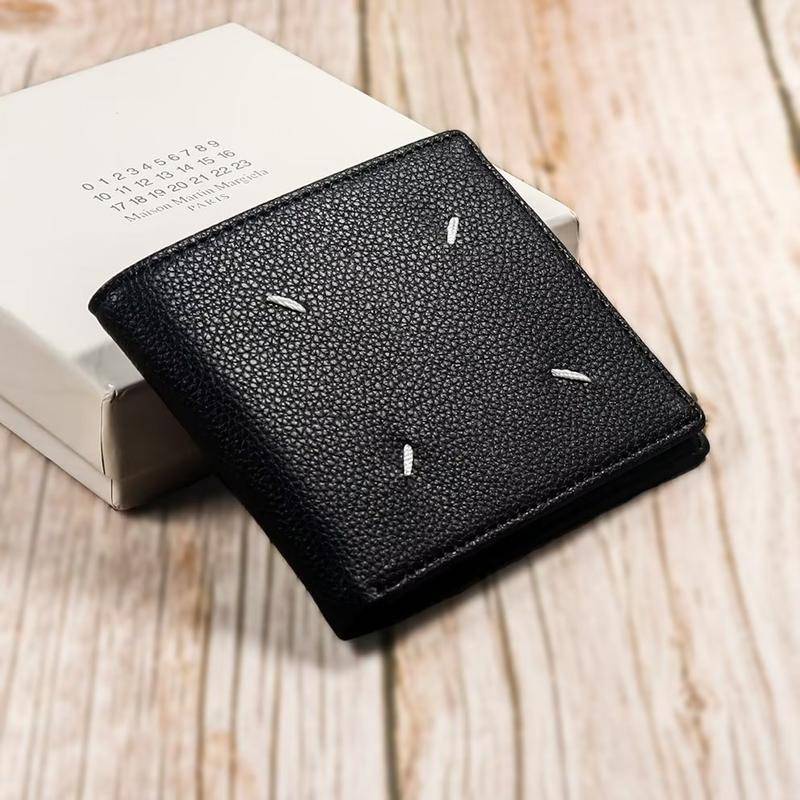 Ví da gấp logo mm6