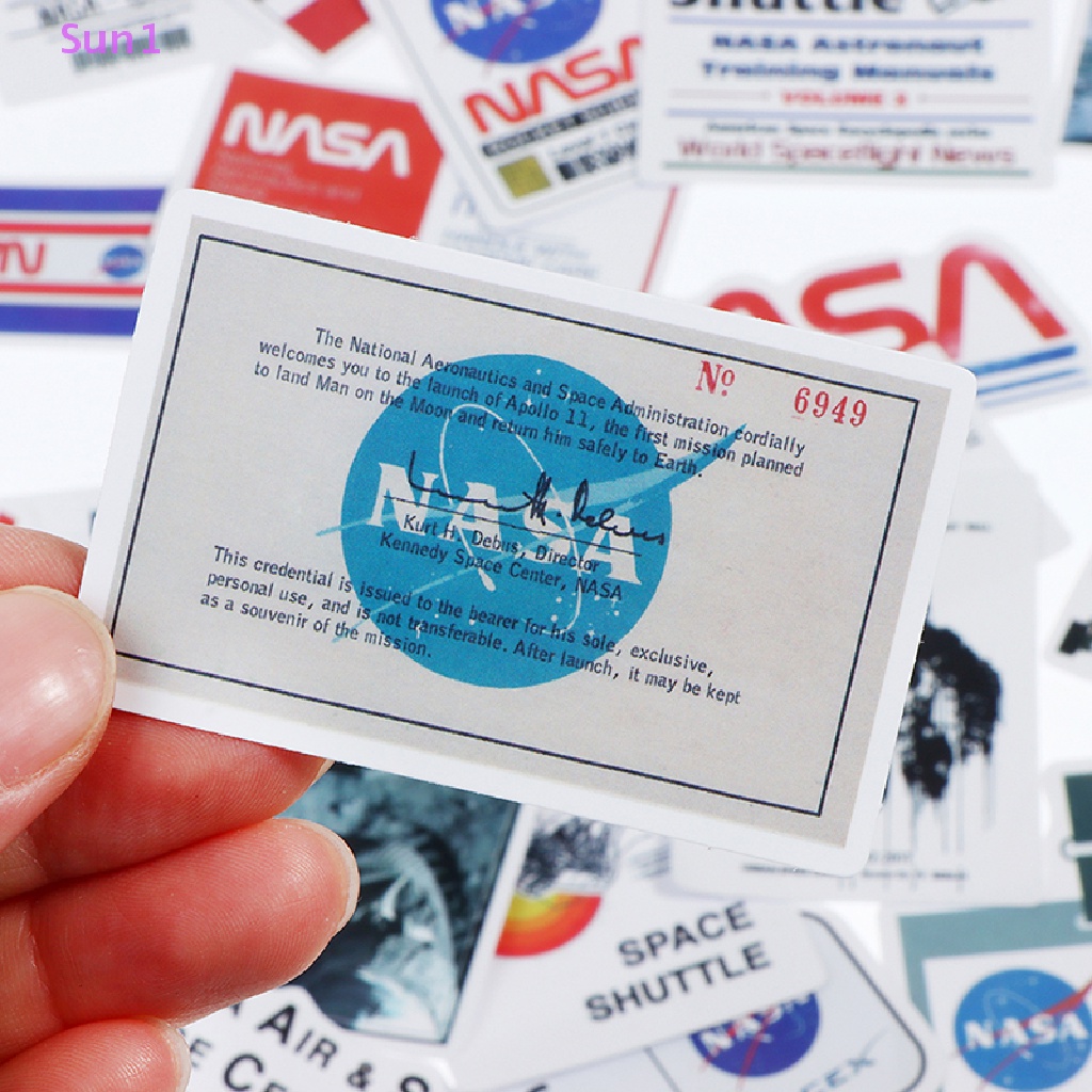 Set 50 Miếng Dán Trang Trí Xe Hơi / Laptop / Điện Thoại Họa Tiết Phi Hành Gia Hoạt Hình