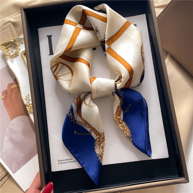 Khăn Choàng Lụa Mỏng Hình Vuông Thời Trang Xuân Hè Hàng Mới Dành Cho Bạn Nữ Mặc Khi Đi Du Lịch