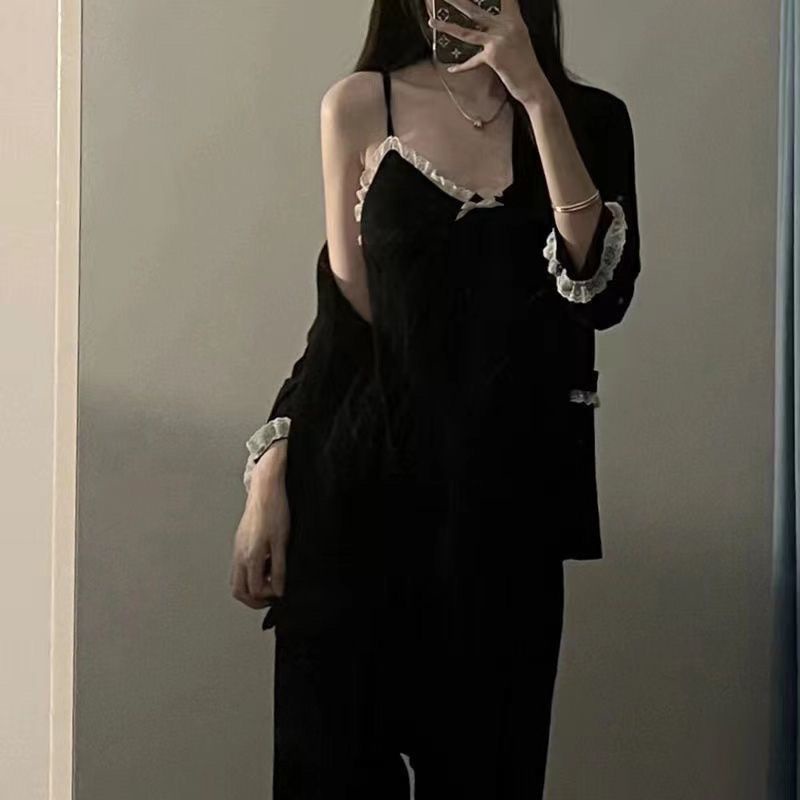 Bộ Đồ Ngủ Hai Dây Có Đệm Ngực Đơn Giản Chất Lượng Cao Phong Cách Pháp Ngọt Ngào Thời Trang Xuân Thu Cho Nữ