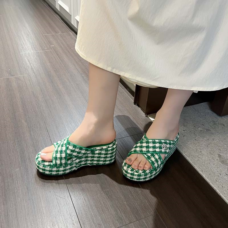 Sandal Đi Biển Đế Xuồng Dày Quai Chéo Phong Cách Roman Mẫu Mới 2023 Thời Trang Mùa Hè Cho Nữ