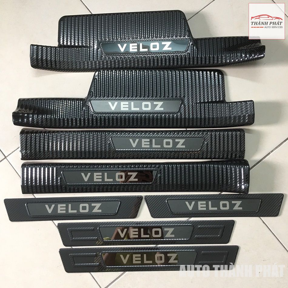 Ốp Bậc Cửa Toyota Veloz Cross [ SALE SỐC ] Bậc Giẫm Carbon Toyota VeLoz Cross 2022 2023, Hàng Cao Cấ