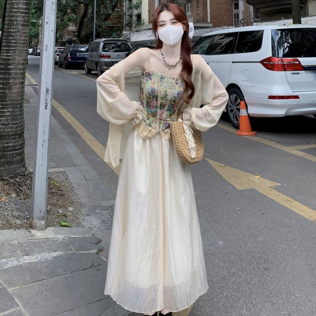 Set Áo Ren Hoa Hai Dây + Áo Khoác Chống Nắng + Chân Váy Lửng Thời Trang Mới Cho Nữ