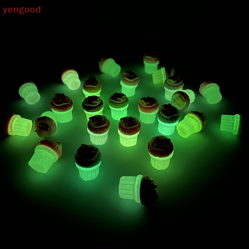 Bộ 2 Đồ trang trí Đồ Chơi Mô Phỏng Cốc Bánh Kem Trái Chuối Phát Sáng Độc Đáo