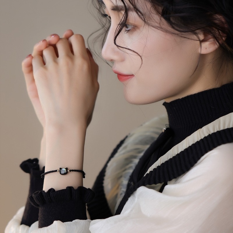 Vòng Tay Dây Bện Mặt Hình Mèo Đen Thời Trang Cho Nữ