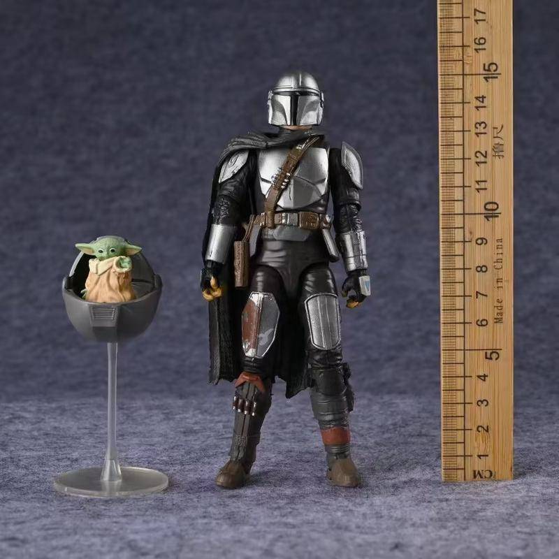 Mô Hình Đồ Chơi Nhân Vật Djarin The Mandalorian and The Child Yoda Trong Phim Star Wars Màu Đen