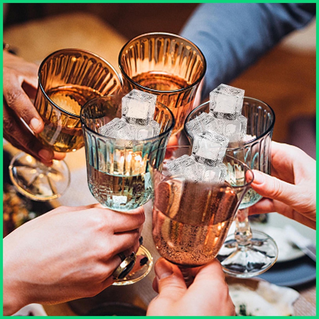 Khay Silicone Làm Đá Viên Có Nắp Đậy Và 32 Khối Lập Phương