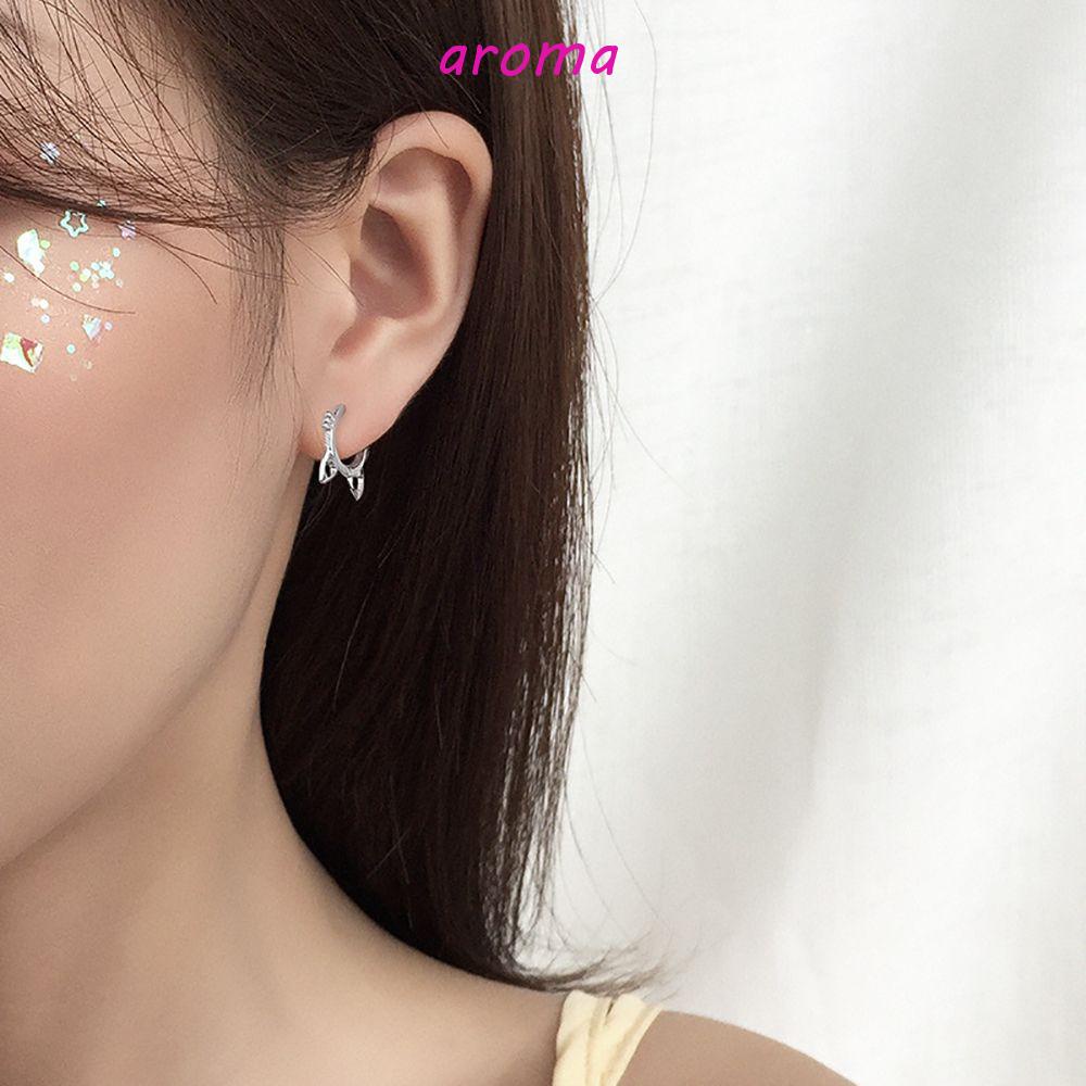 Khuyên Tai Hình Mèo Khoét Rỗng Dễ Thương Phong Cách Hàn Quốc Cho Bạn Gái