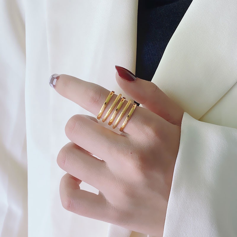 Nhẫn Thép Titan Mạ Vàng 18k Bản Rộng Phong Cách Âu Mỹ Cá Tính Cho Nữ
