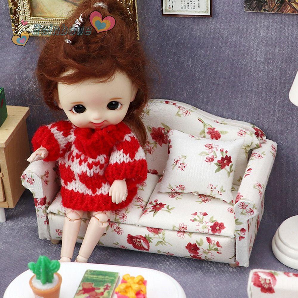 Set 1 / 4 Bàn Gỗ Mini 10 Kiểu Tỉ Lệ 1 / 12 Cho Bé Chơi Đồ Hàng