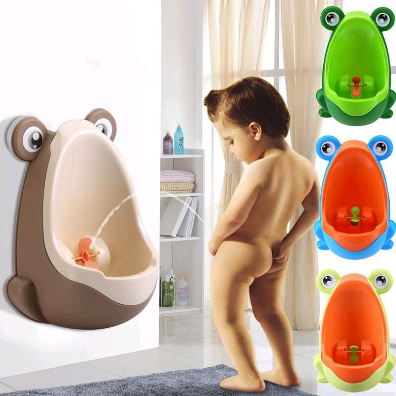 Bô Vệ Sinh Hình Con Ếch Ngộ Nghĩnh Gắn Tường Cho Bé Trai