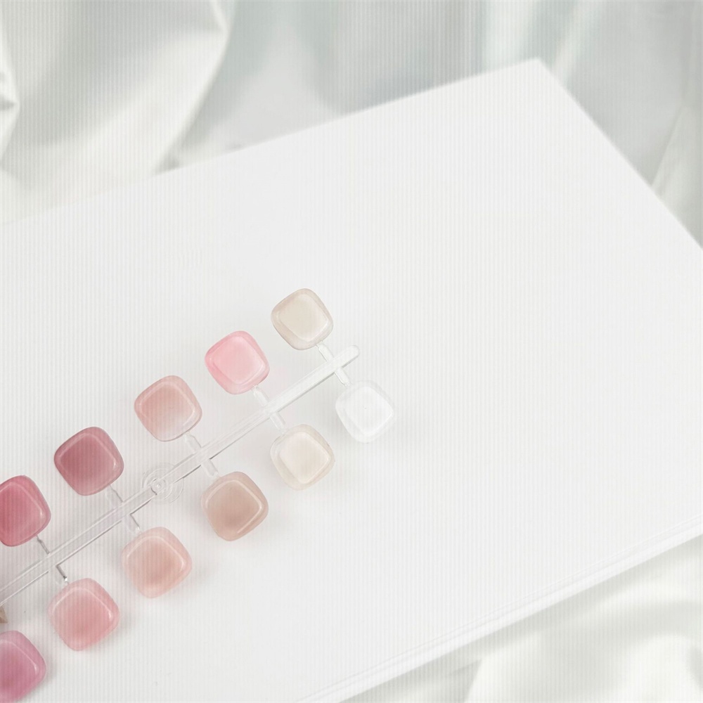 Móng que tập sơn Đĩa Trưng Bày Móng Tay Giả Hình Trái Tim Màu Nude Trong Suốt