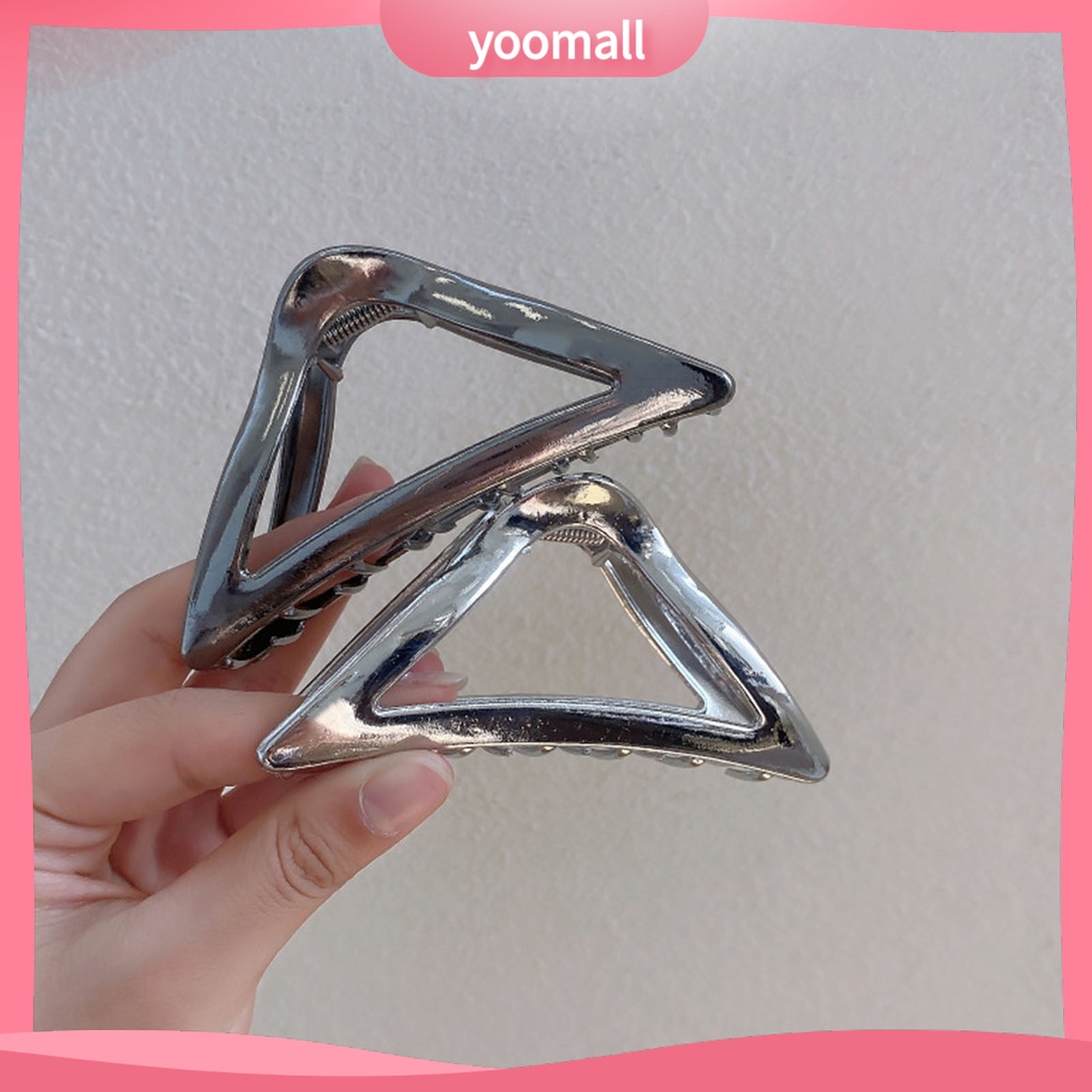 Kẹp Tóc Hình Tam Giác Bằng Kim Loại Màu Trơn Có Răng Chéo