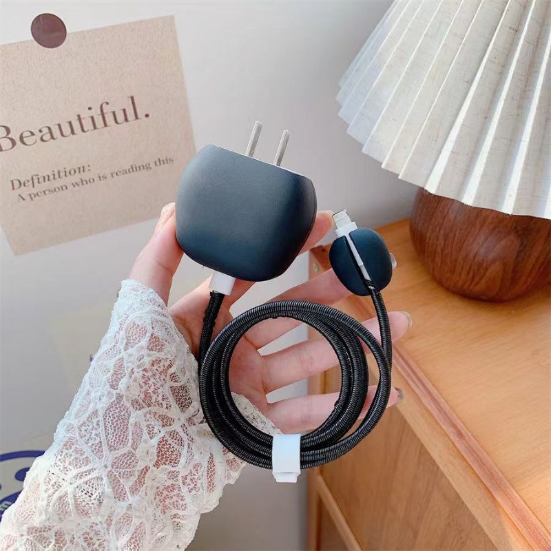 Vỏ Bảo Vệ Hộp Sạc Tai Nghe Apple 18W / 20w Bằng Silicon Hình Vô Diện Dễ Thương