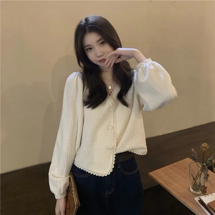 Yuyureal beautiful vintage v-neck long-sleeved shirt