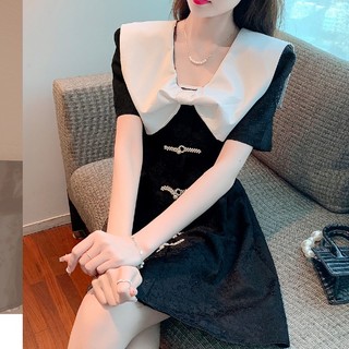 Đầm Sườn Xám Ngắn Màu Đen Cổ Búp Bê Phối Hàng Nút Thanh Lịch